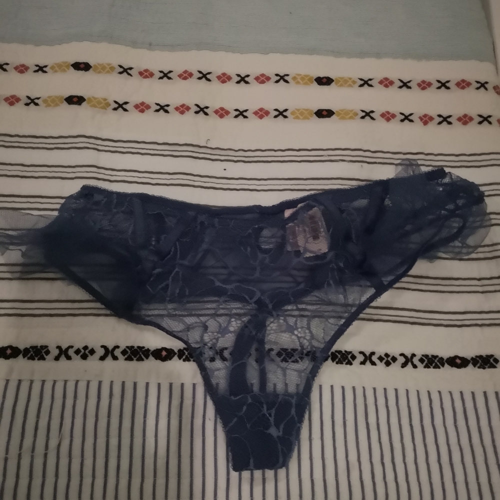 VS Laced Thong